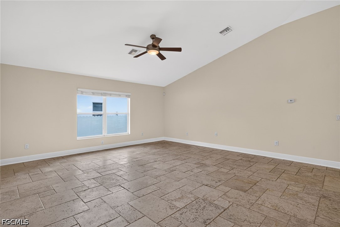 1235 Cloplon St E Property Photo 15