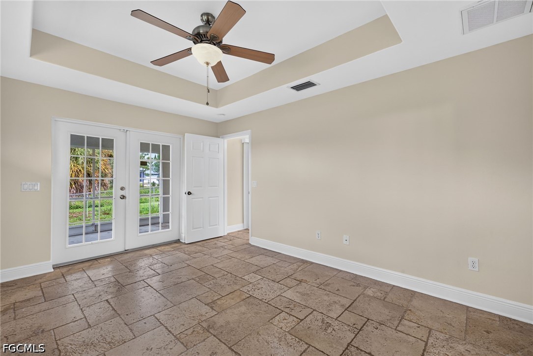 1235 Cloplon St E Property Photo 18