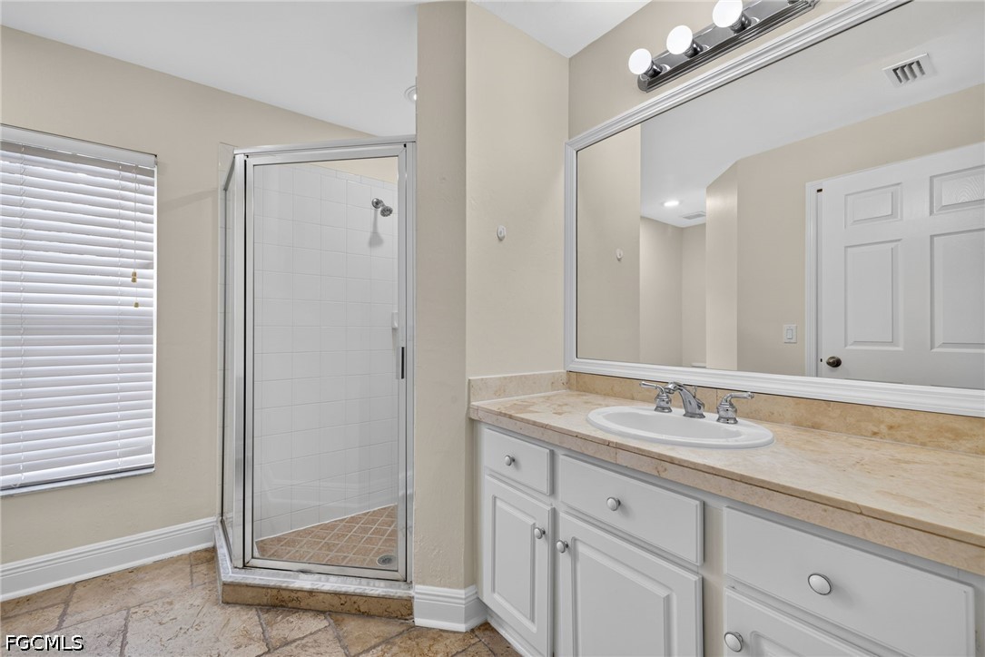 1235 Cloplon St E Property Photo 20