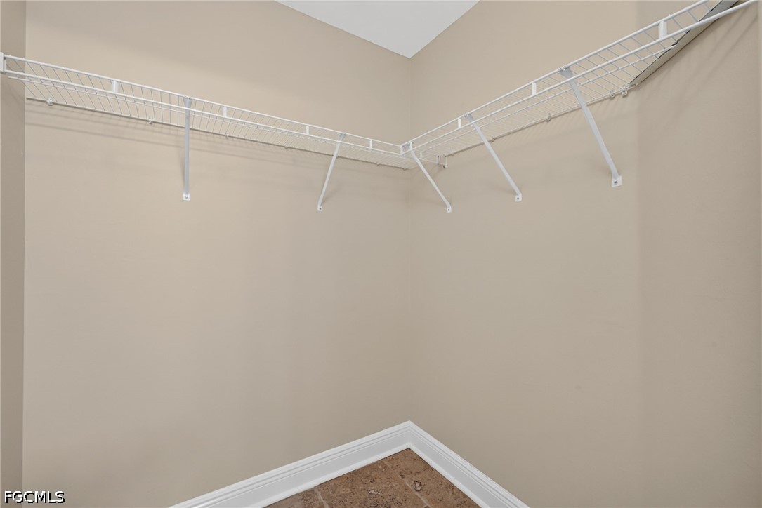 1235 Cloplon St E Property Photo 21