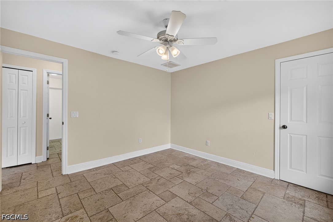 1235 Cloplon St E Property Photo 23