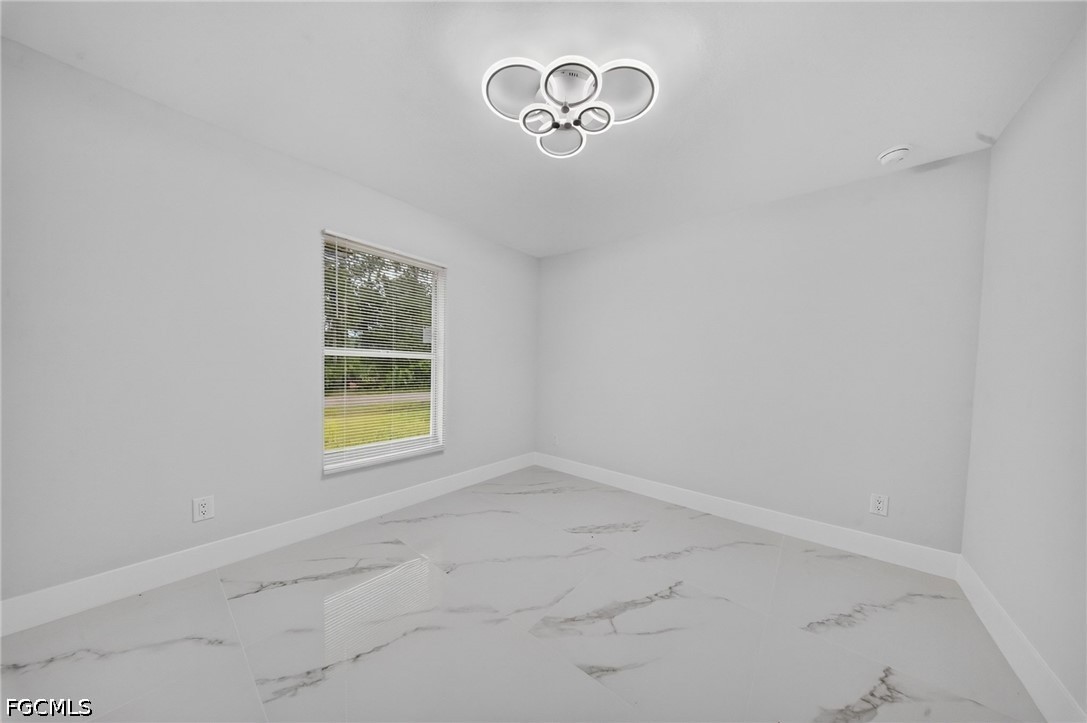851 Calumet St E Property Photo 32