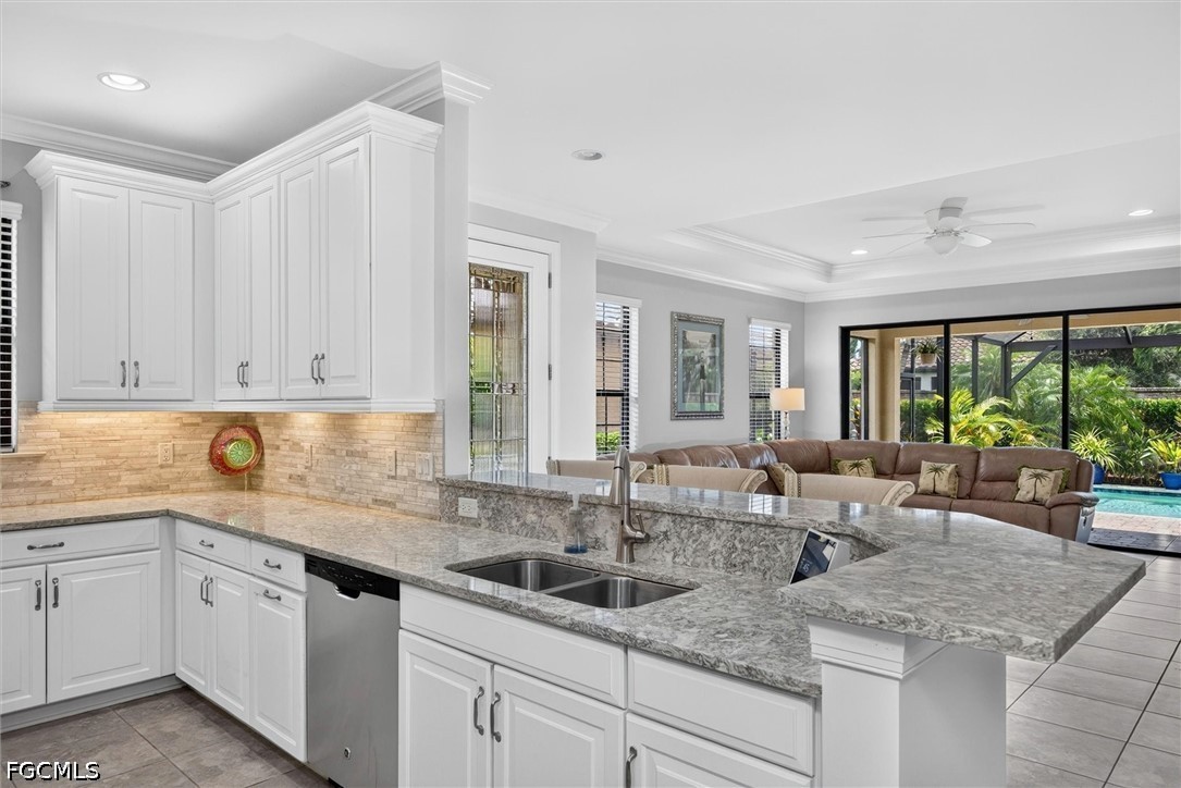 8280 Lucello Ter N Property Photo 4