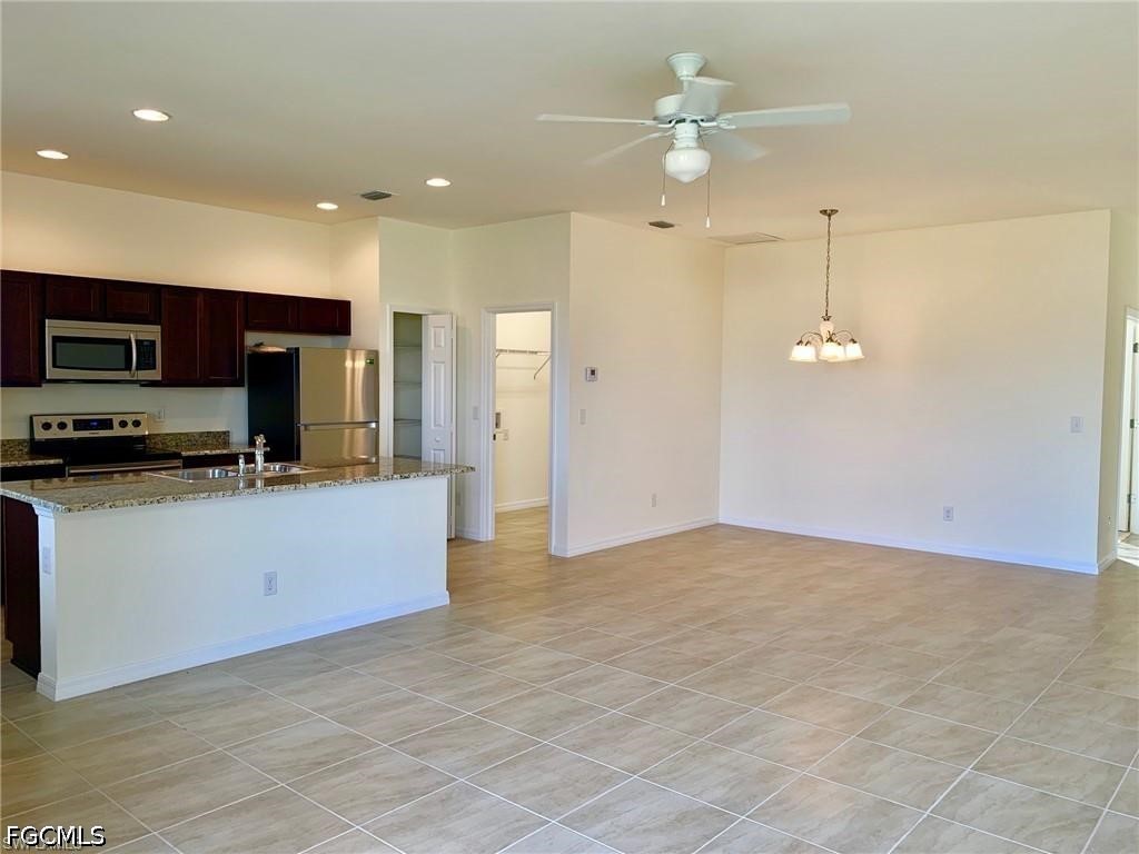 2026032506 Property Photo 2