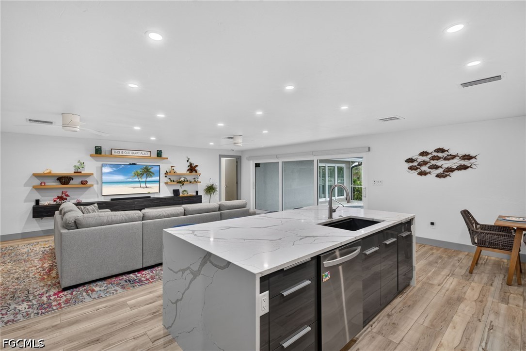 701 Santa Margerita Ln Property Photo 15