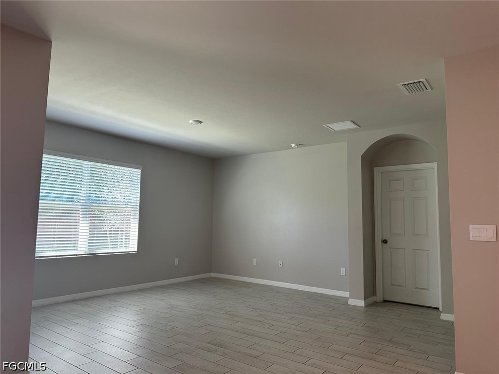 230 Nicholas Pkwy W Property Photo 5