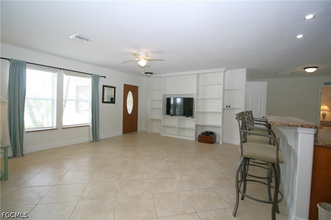 1421 Se 36th St Property Photo 8