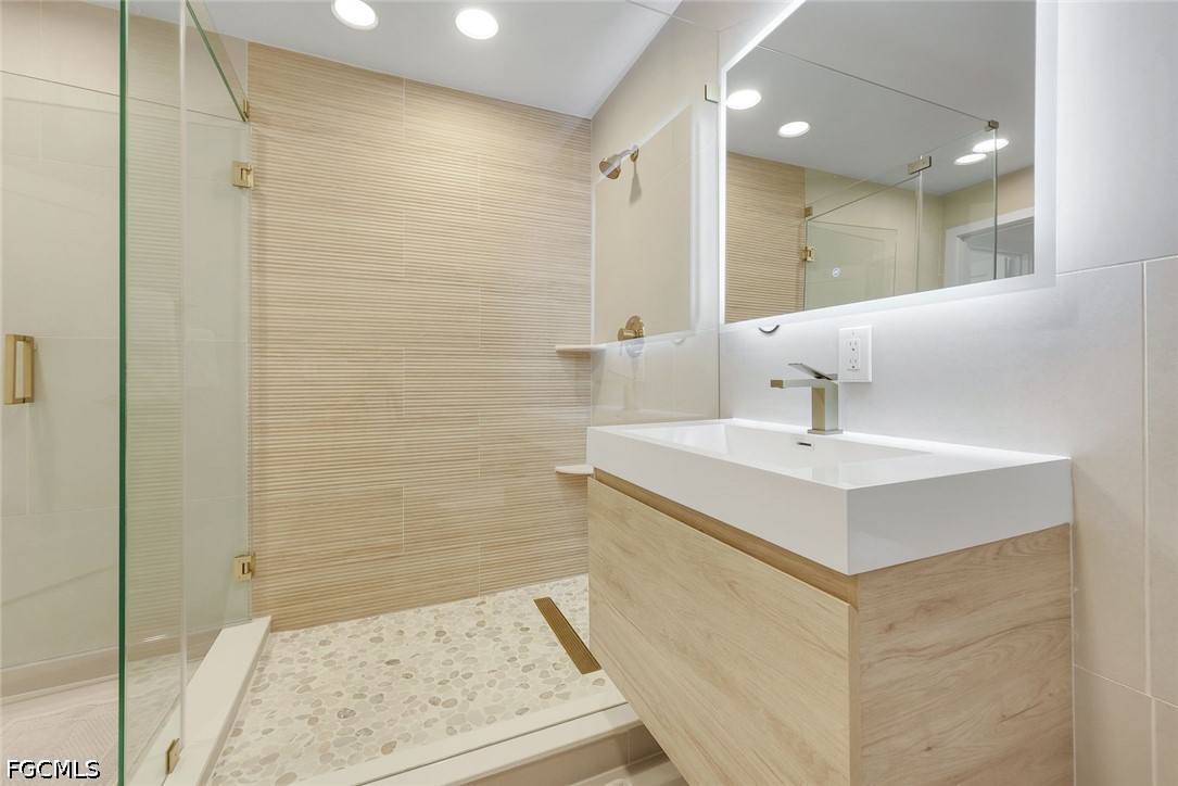 27098 Harbor Dr Property Photo 27