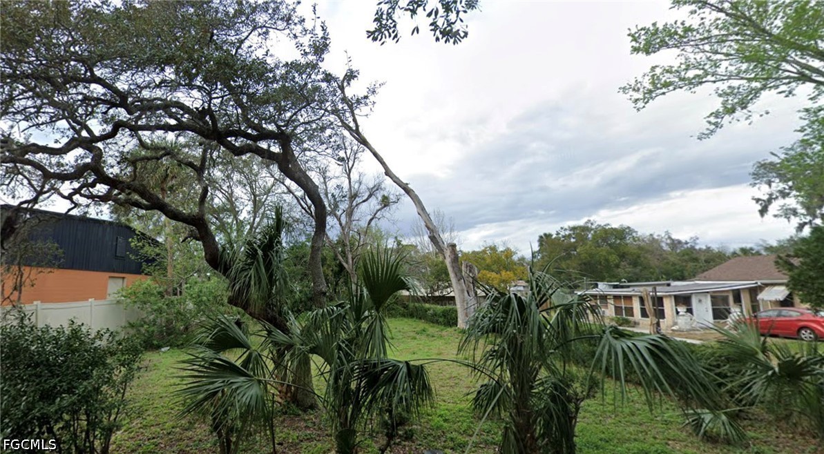 213 Lincoln Ave Property Photo 2