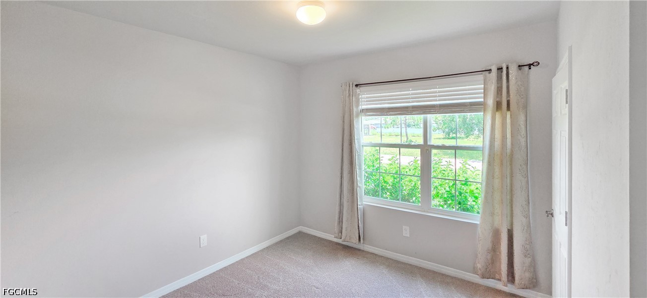 1922 Xelda Ave N Property Photo 27