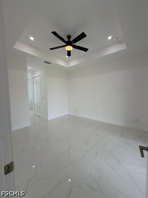 2124 Ne 28th St Property Photo 16