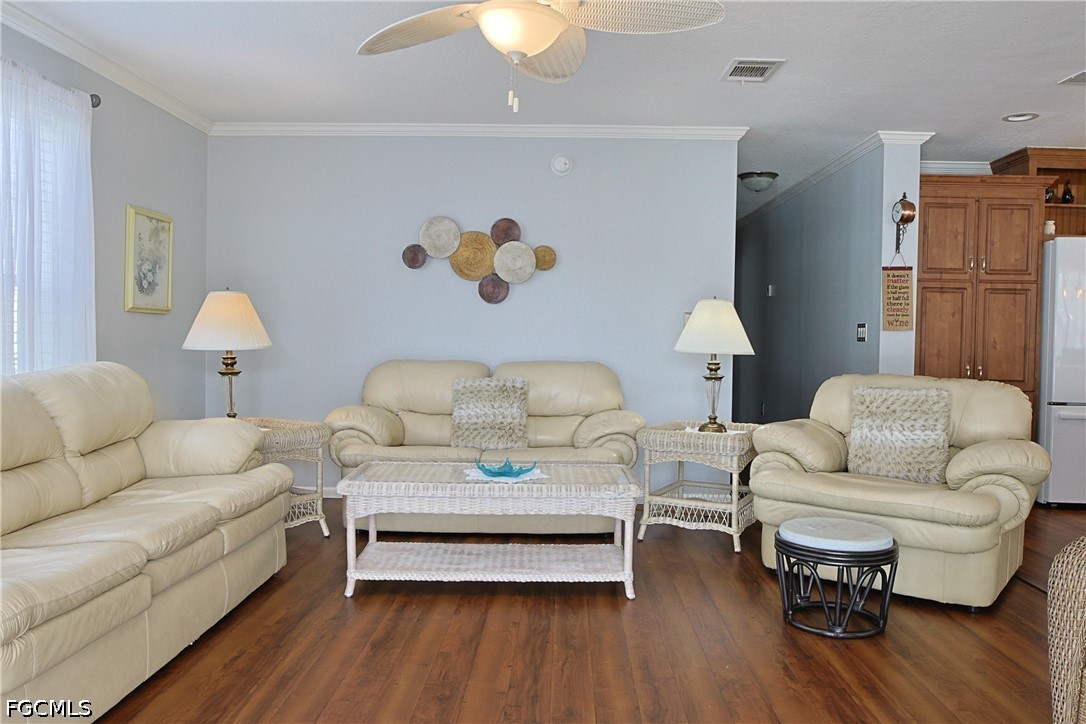 9 Dill St Property Photo 8