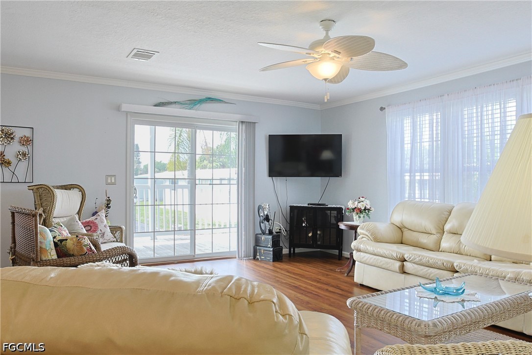9 Dill St Property Photo 17
