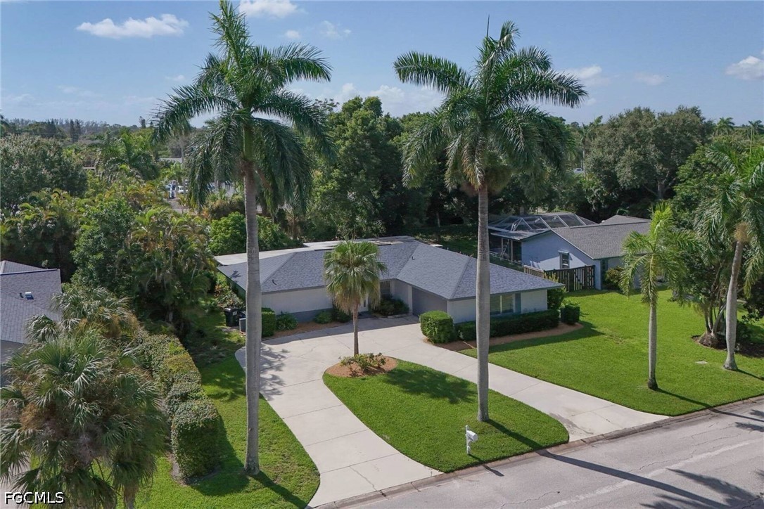 5661 Eichen Cir E Property Photo 3