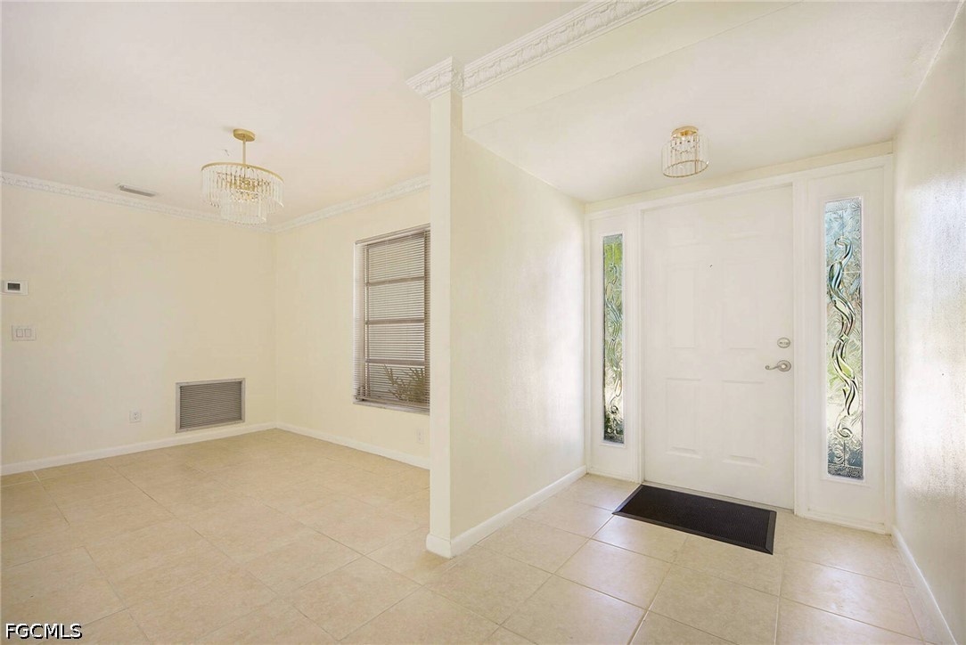 5661 Eichen Cir E Property Photo 4