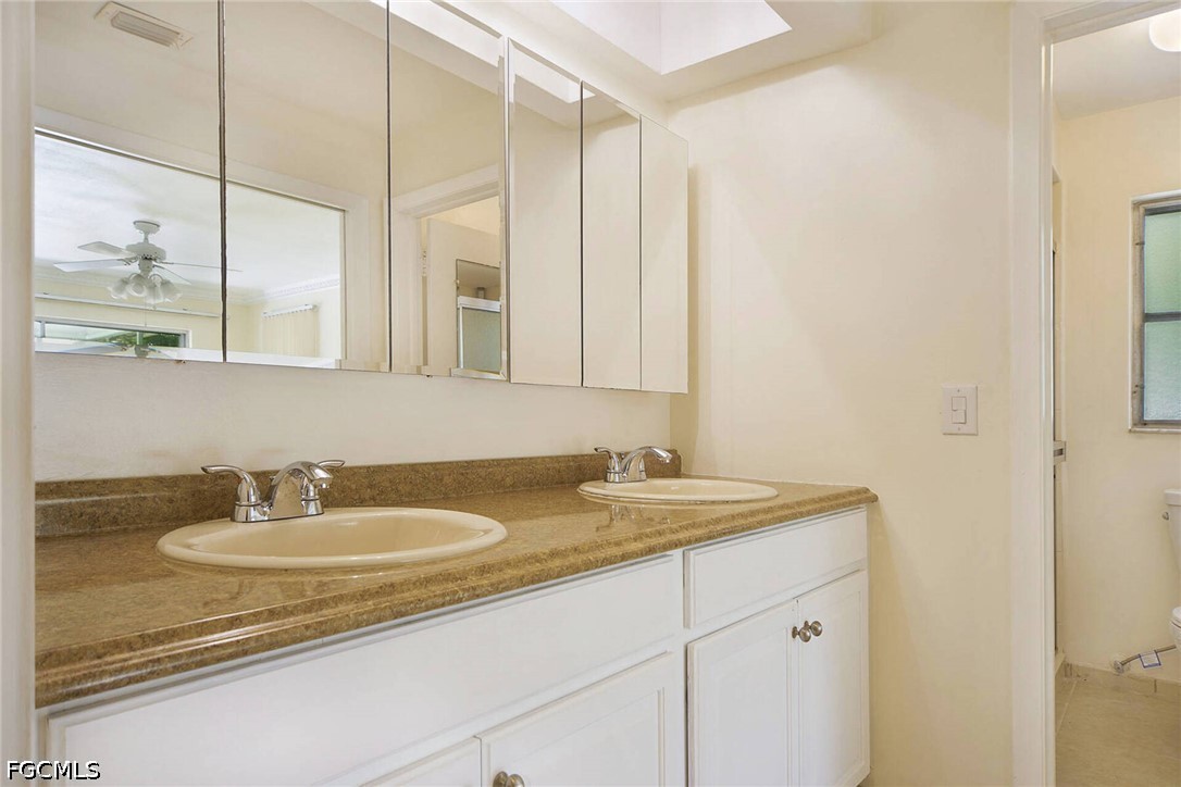 5661 Eichen Cir E Property Photo 9