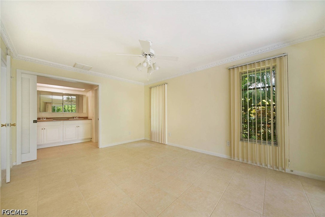 5661 Eichen Cir E Property Photo 10