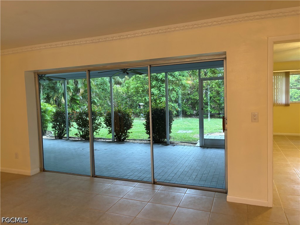 5661 Eichen Cir E Property Photo 11