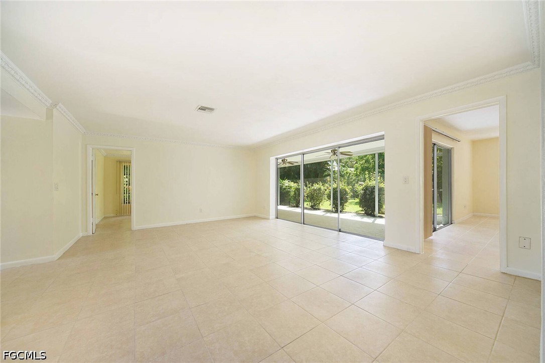 5661 Eichen Cir E Property Photo 14