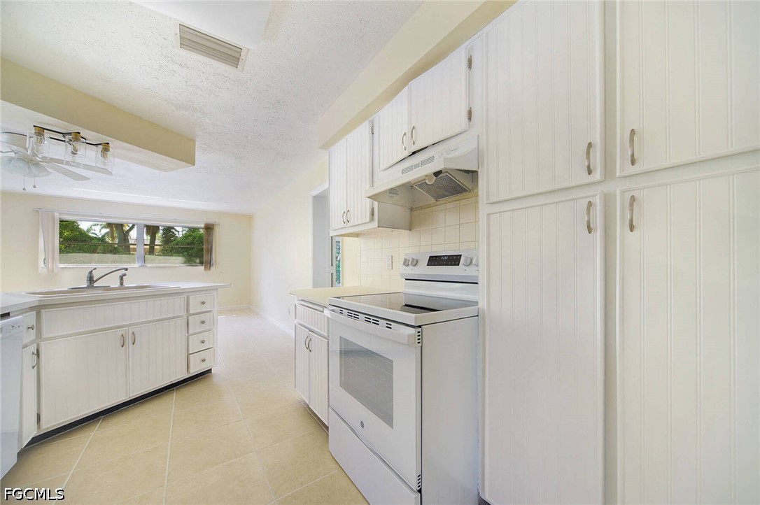 5661 Eichen Cir E Property Photo 18