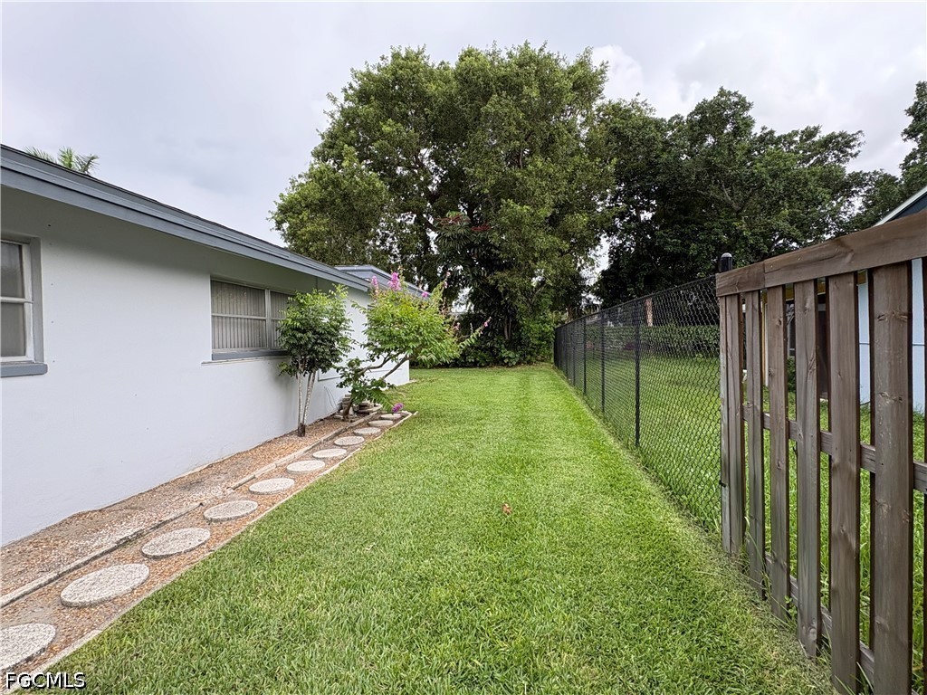 5661 Eichen Cir E Property Photo 24