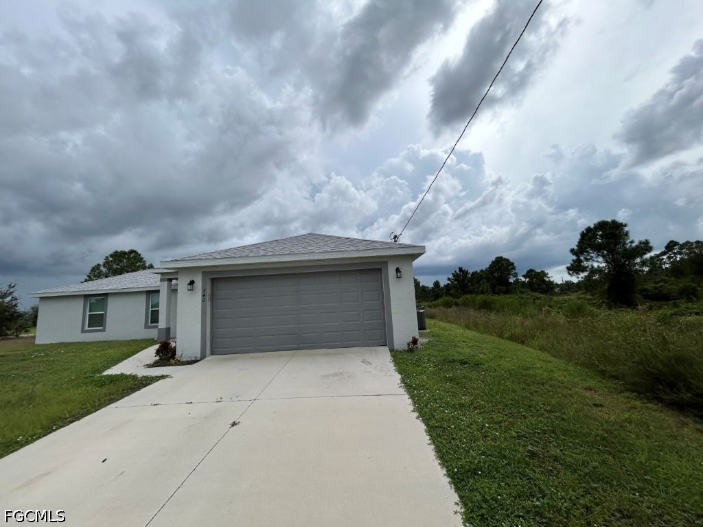 740 Foxtail St E Property Photo 1