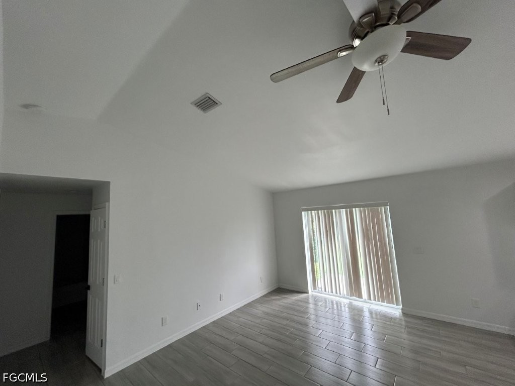 740 Foxtail St E Property Photo 8