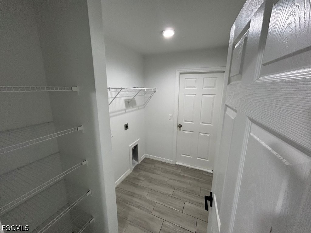 740 Foxtail St E Property Photo 18