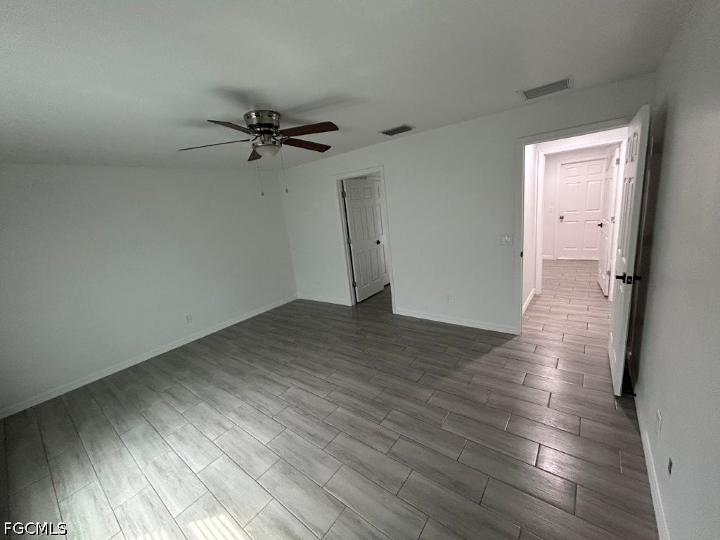 740 Foxtail St E Property Photo 20