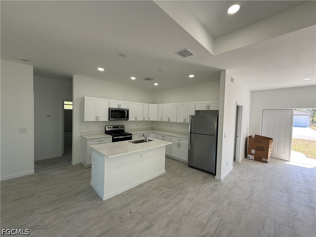 1115 Cove St E Property Photo 5