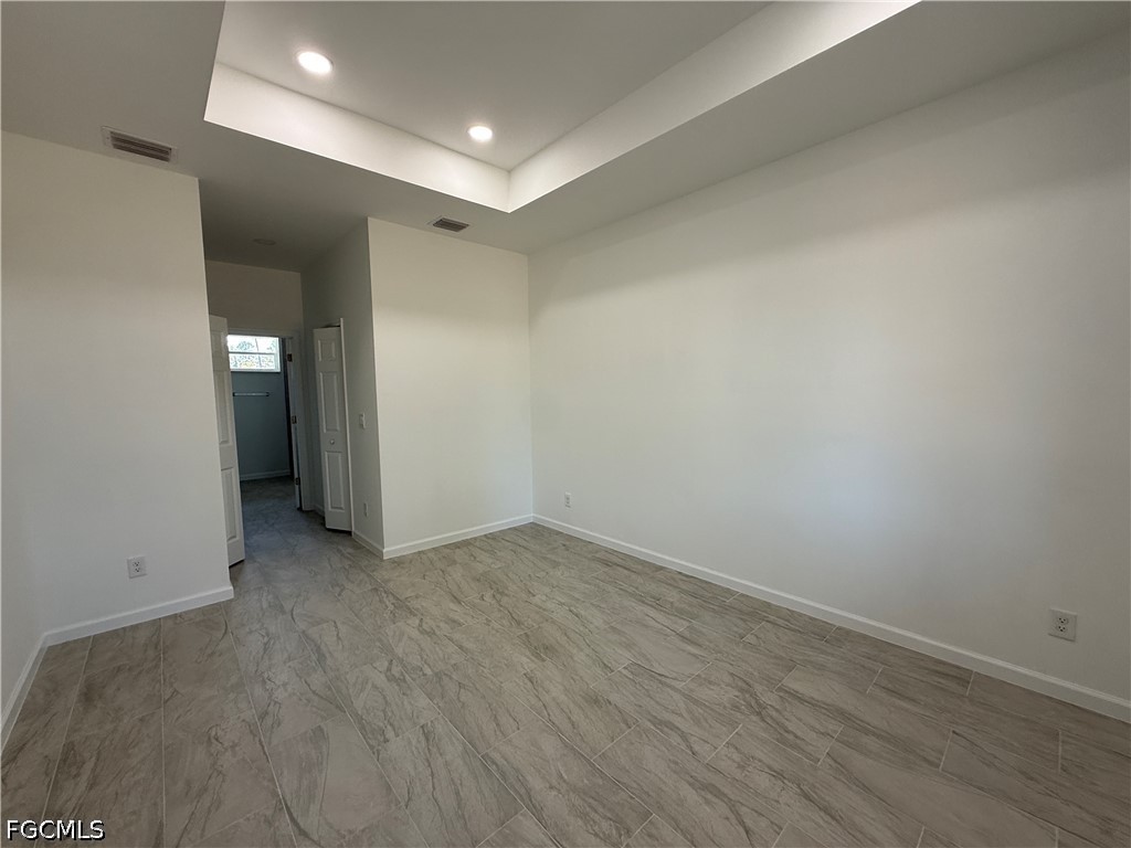 1115 Cove St E Property Photo 7