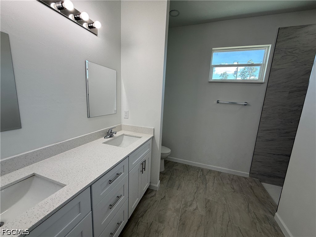 1115 Cove St E Property Photo 9