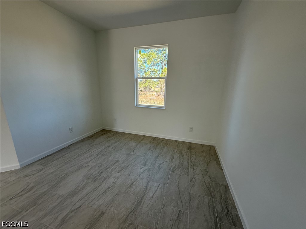 1115 Cove St E Property Photo 12