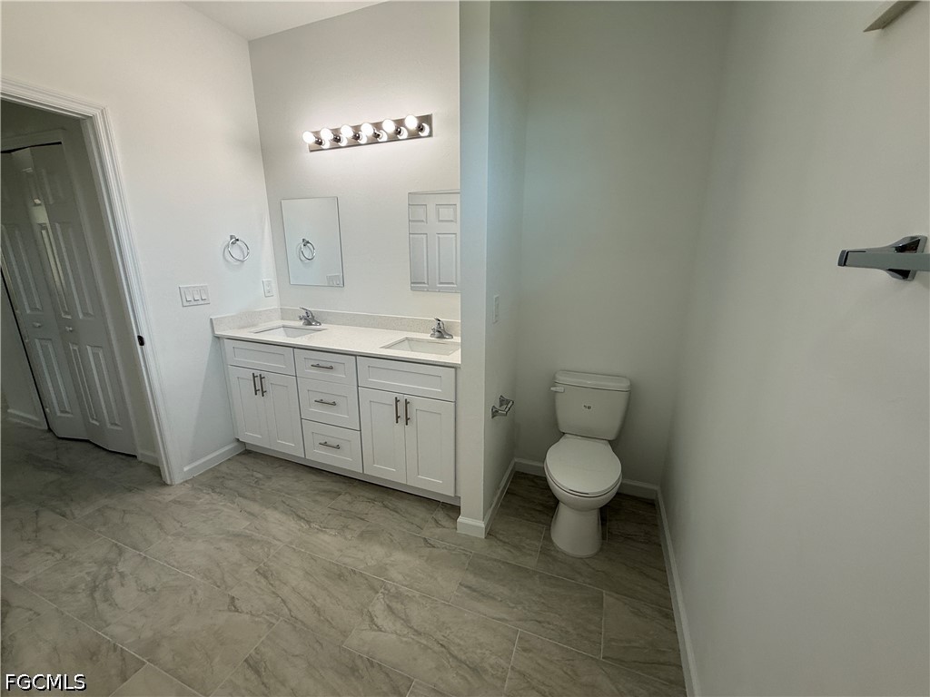 1115 Cove St E Property Photo 14