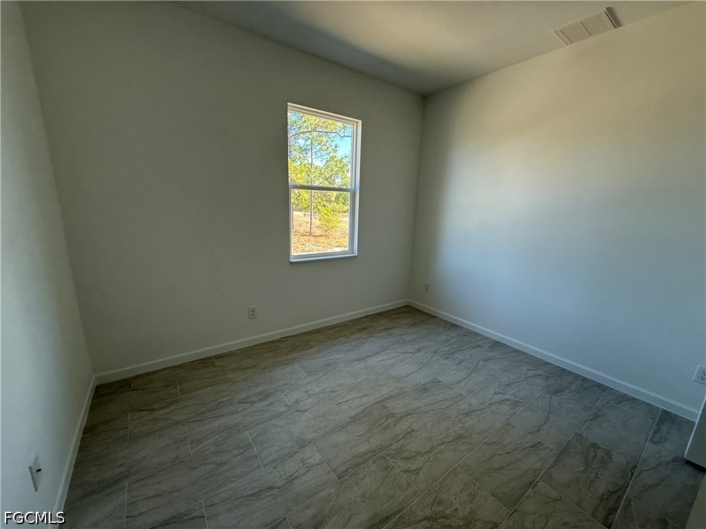 1115 Cove St E Property Photo 17