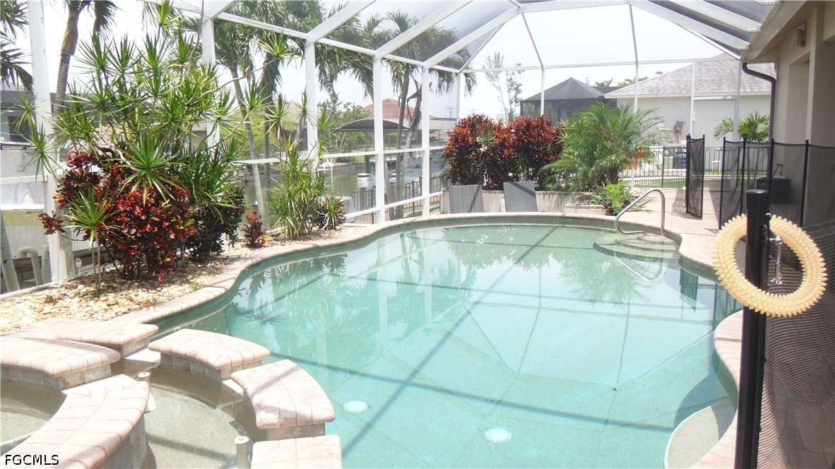 1519 SW 40th TER Property Photo 1