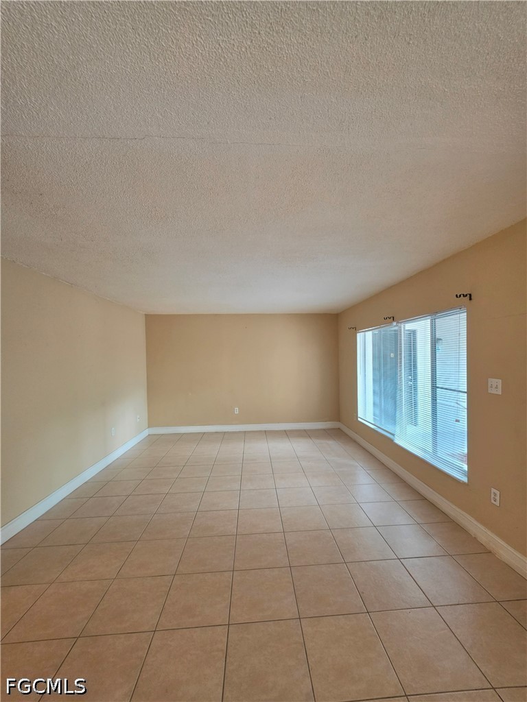 1830 Maravilla Ave 402 Property Photo 10