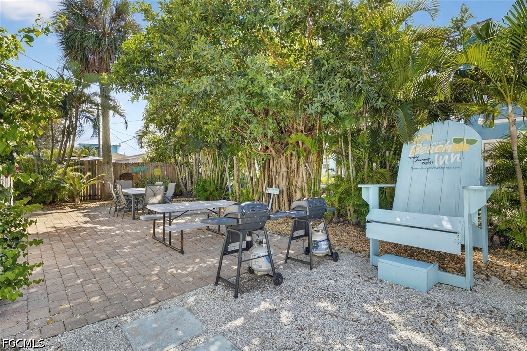 235 Mango St 235,237 Property Photo 5