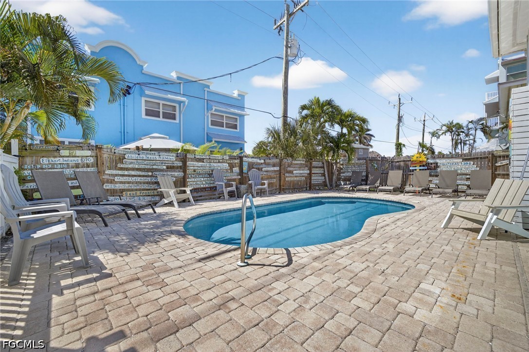 245 Mango St Property Photo 6