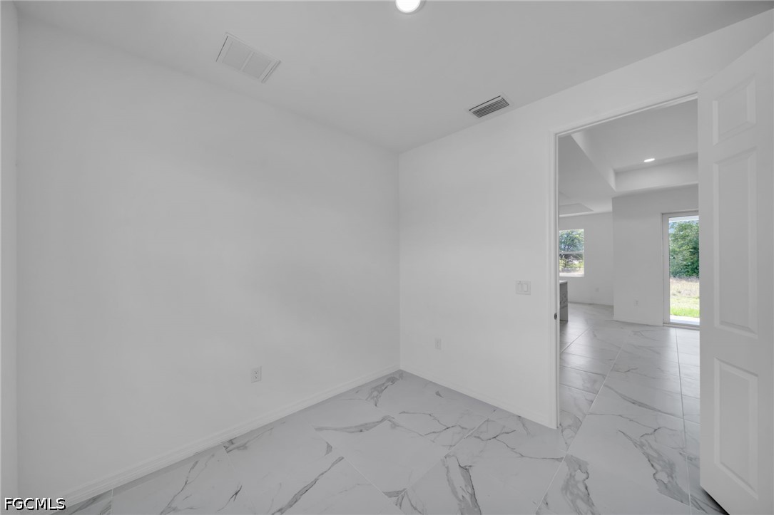 2805 26th St Sw Property Photo 17