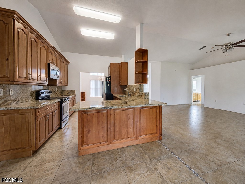 20 Hampton Ave Property Photo 3