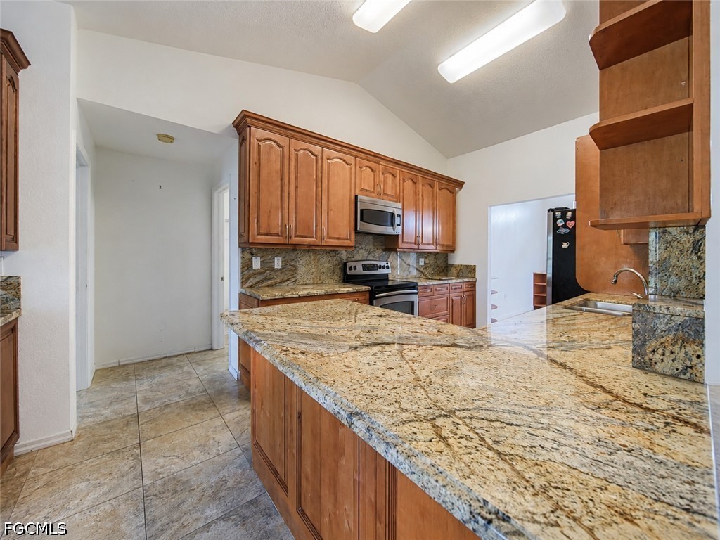 20 Hampton Ave Property Photo 5