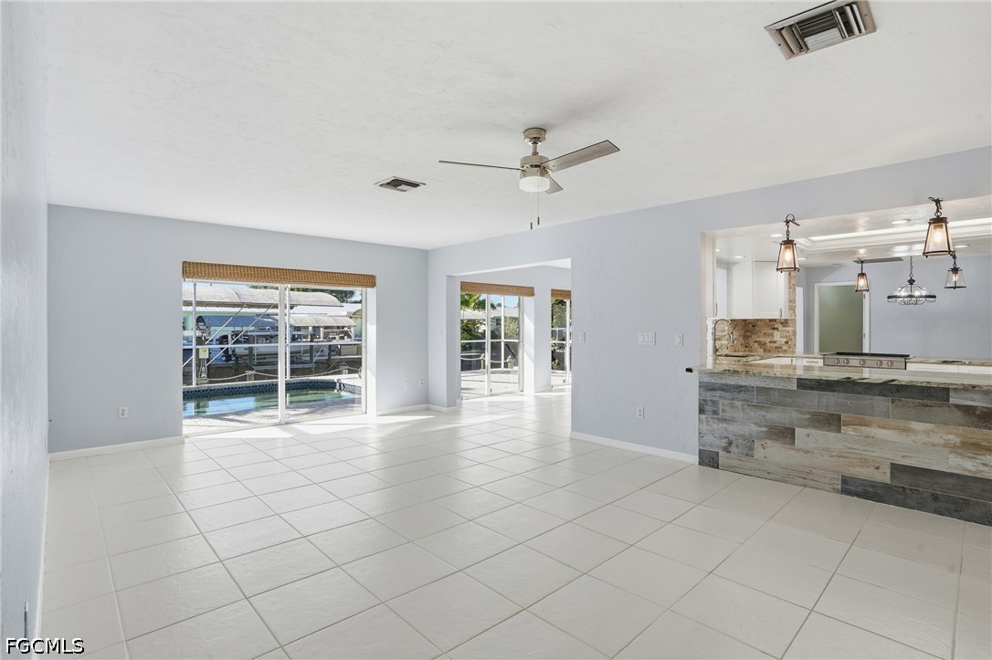 5964 Baker Ct Property Photo 8