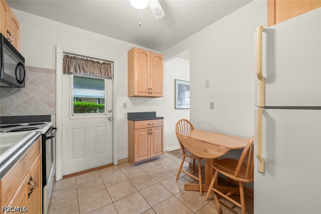 16 Dawn Flower Cir Property Photo 8