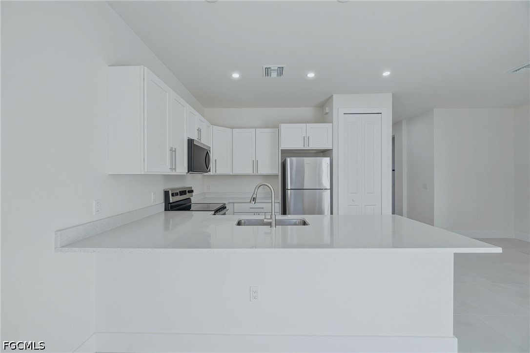 2122 Leda Ave S Property Photo 4