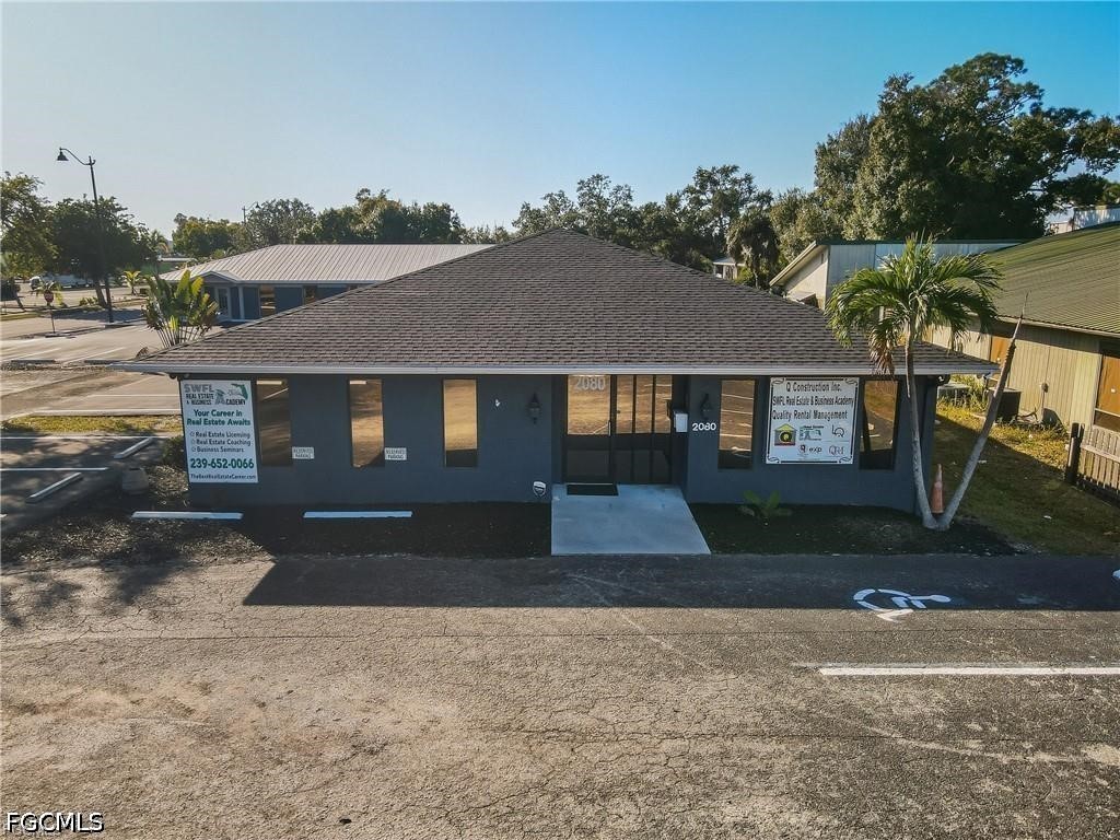 2080 Collier Ave Property Photo 5