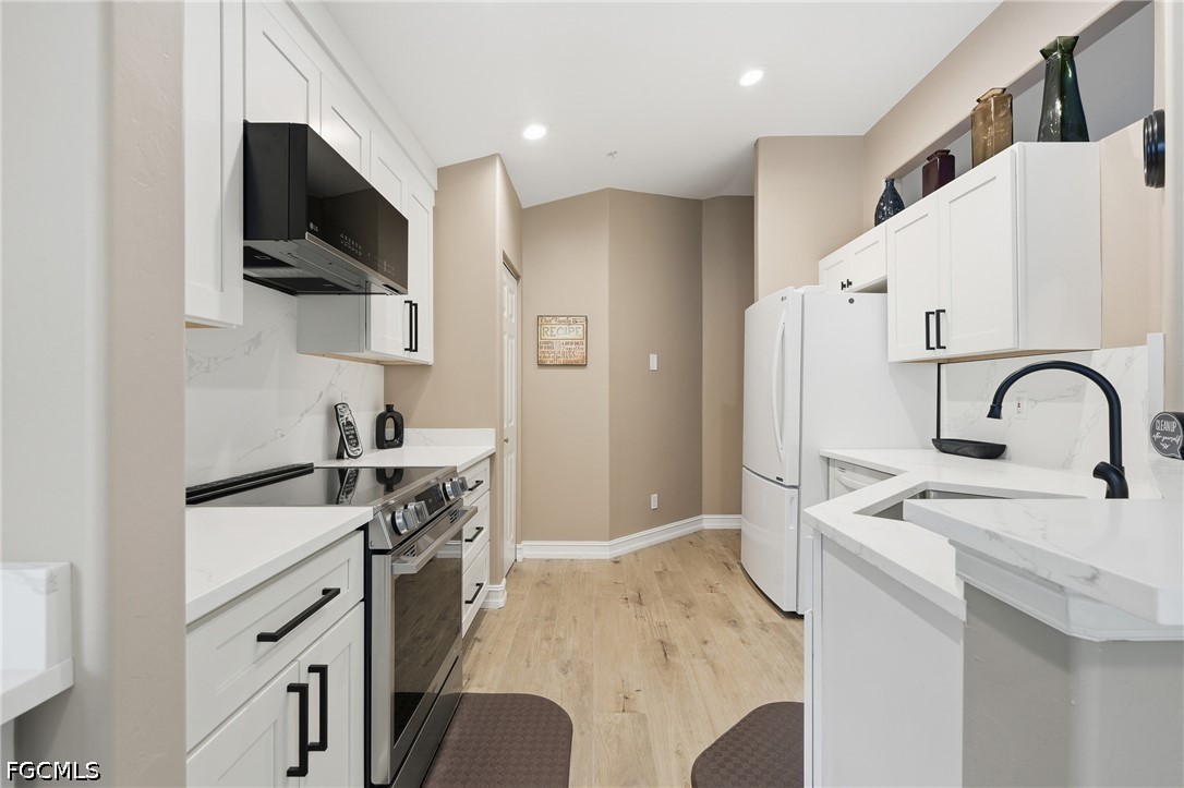 710 Tarpon Cove Dr 203 Property Photo 7