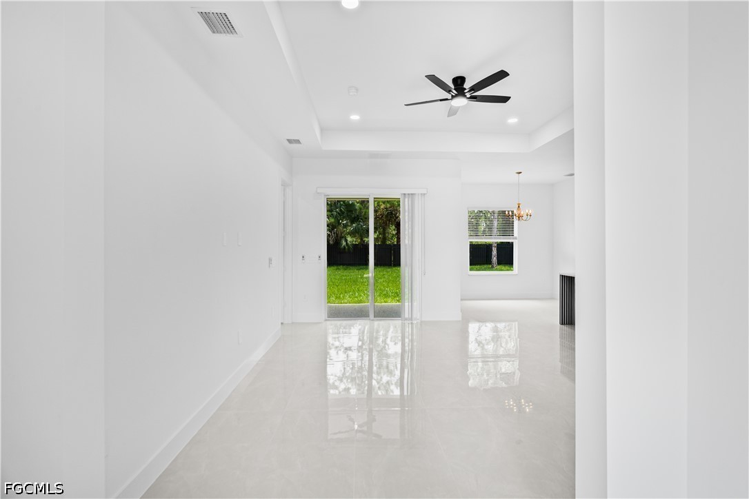 942 Kanuga St E Property Photo 6