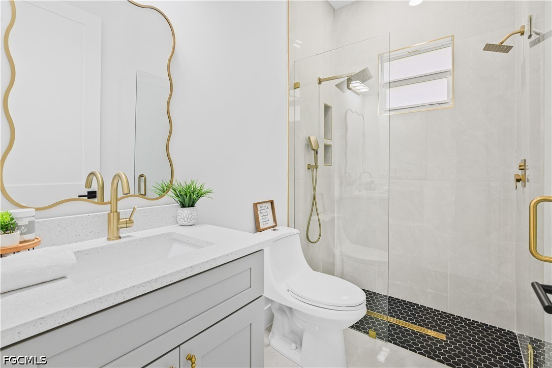 942 Kanuga St E Property Photo 22
