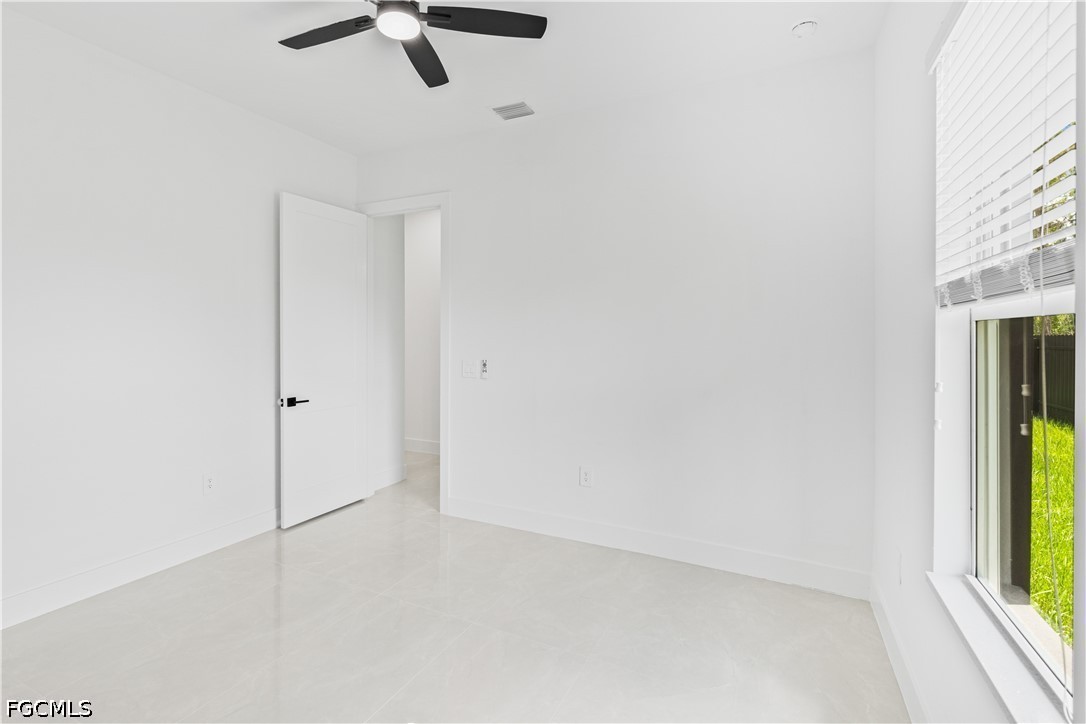 942 Kanuga St E Property Photo 24